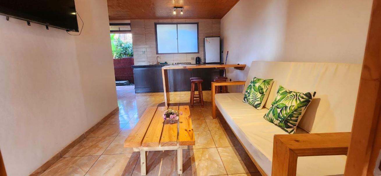 Apartamentos Tupuna Lodge Hanga Roa Exterior photo